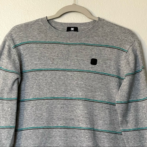 DC Gray with Green/Black Stripes Crew Neck Sweater Size Small - Picture 3 of 12